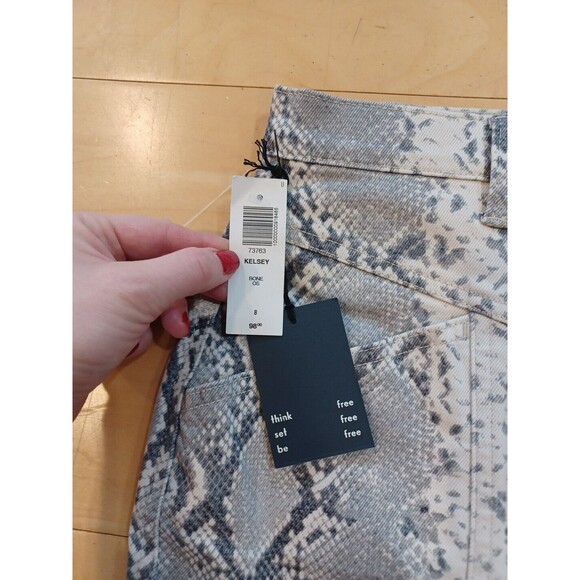 NWT Wilfred Free Kelsey Snakeskin Print Denim Mini Pencil Skirt Grey Bone Size 8 - Picture 6 of 10